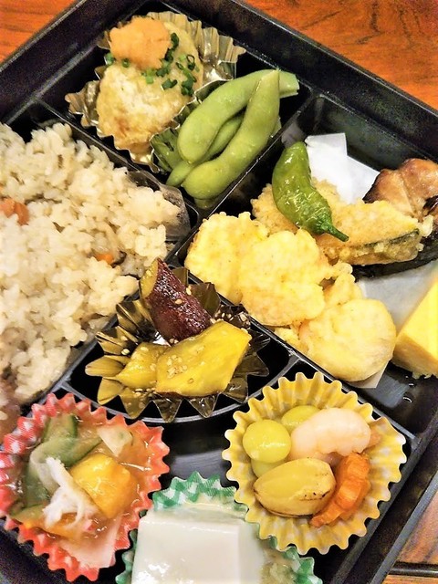 お弁当鳥保.jpg