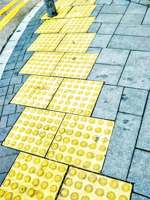 点字ブロック.jpg